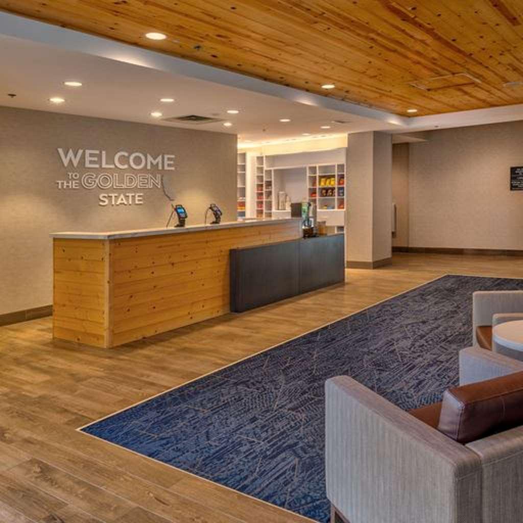 Hampton Inn & Suites サウス・レイクタホ エクステリア 写真