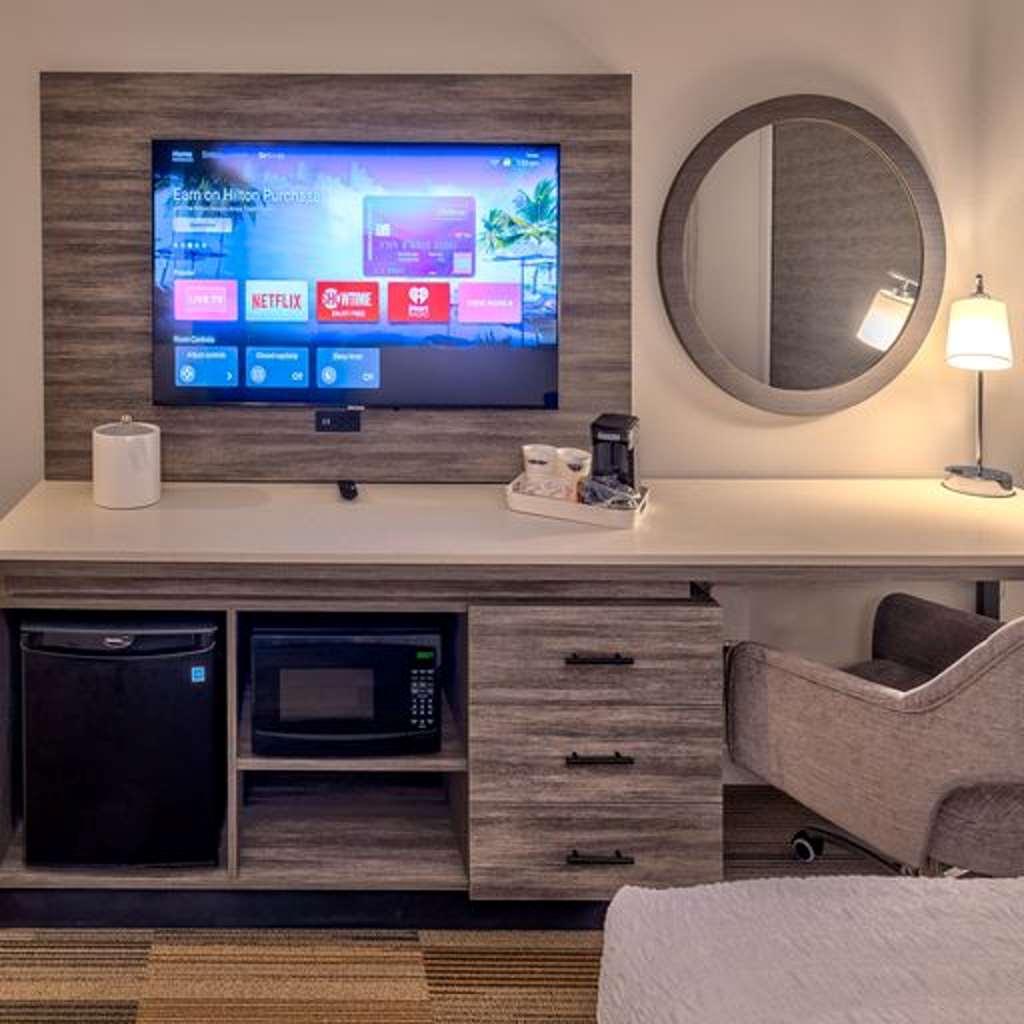 Hampton Inn & Suites サウス・レイクタホ 部屋 写真